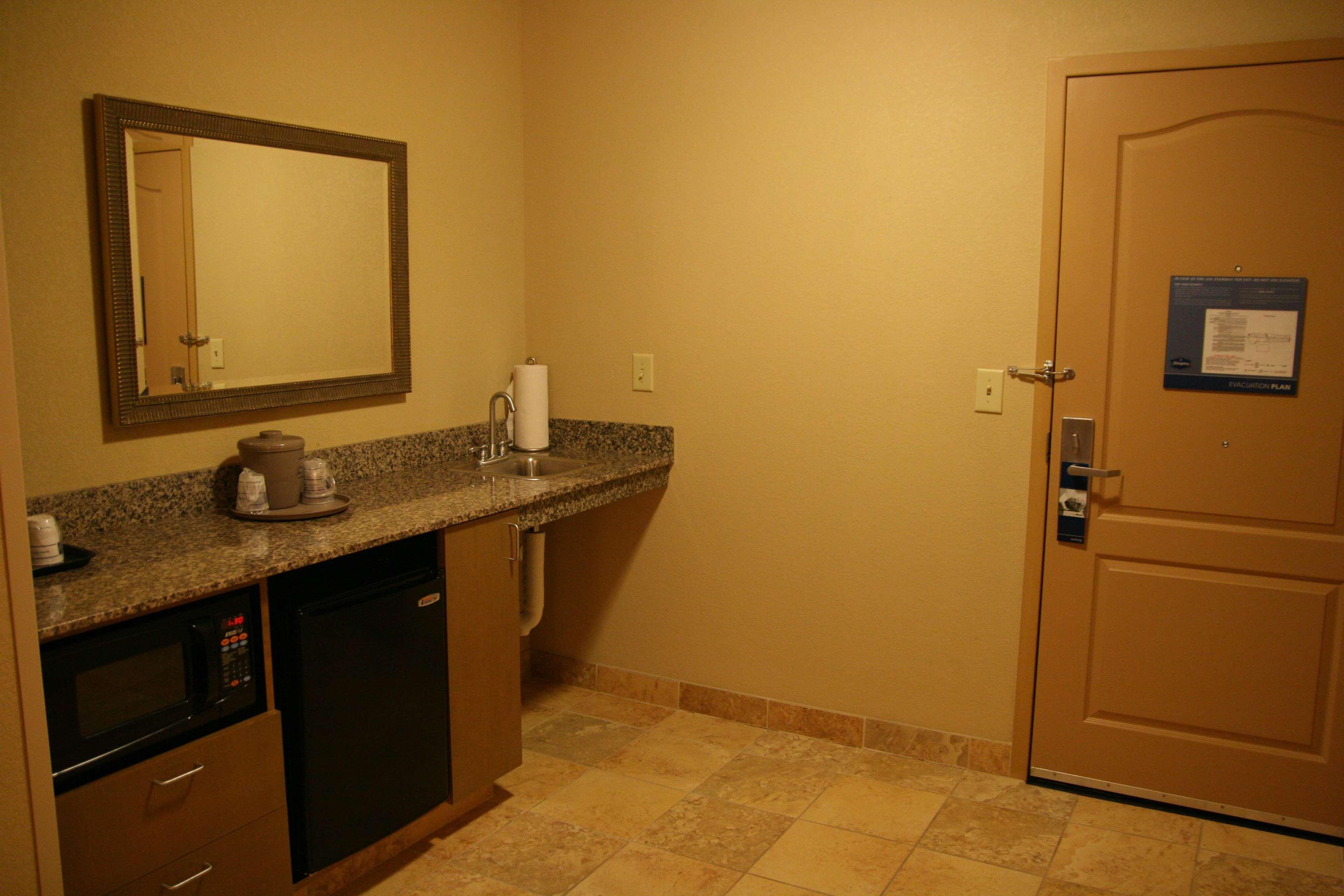 Hampton Inn & Suites Mobile Providence Park/Airport Oda fotoğraf